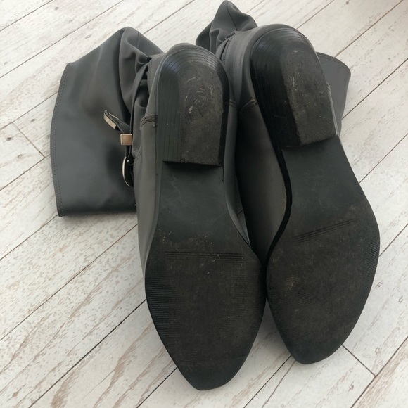 VINTAGE 1980s Slouchy Western Buckle Ankle Boots - Picture 4 of 6